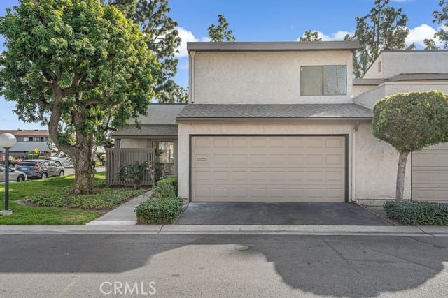 3010 East Via Taranto