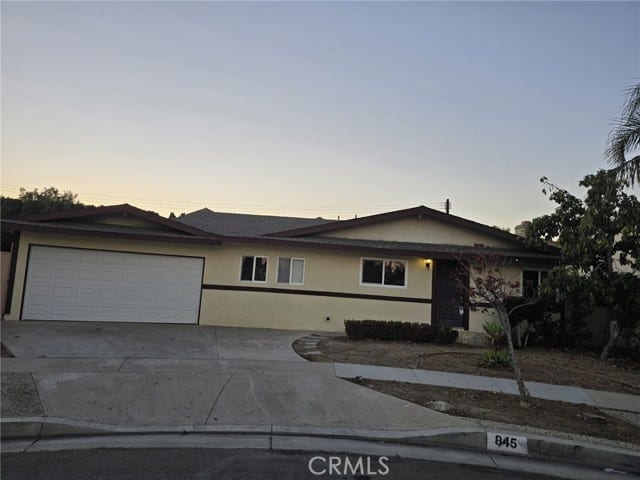 845 South Canoga Street