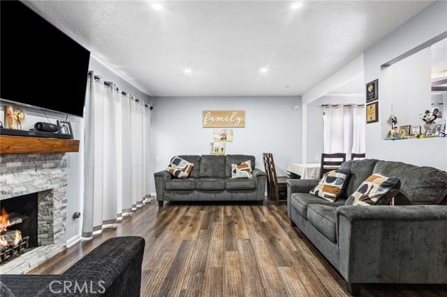 1381 South Walnut