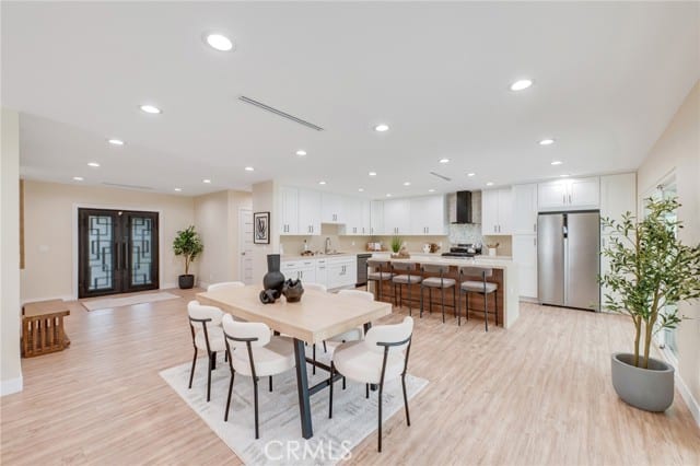 17633 Nordhoff Street, Northridge, CA 91325
