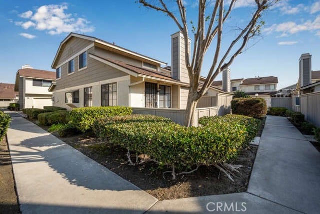 1700 West Cerritos Avenue