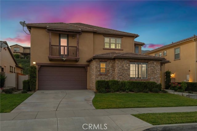 885 East Manresa
