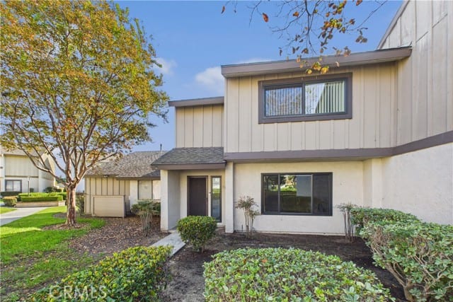 1331 West Cerritos