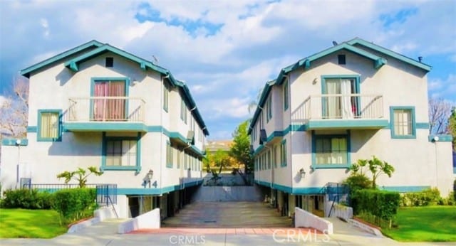414 South Santa Anita