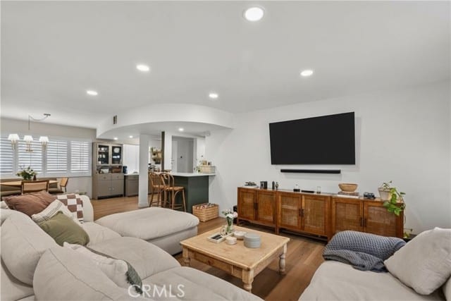 4445 Cartwright Avenue, 212, Toluca Lake, CA 91602