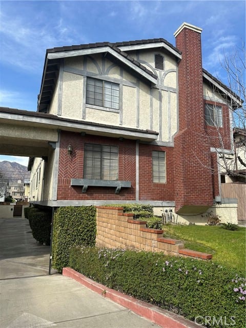 11 California St