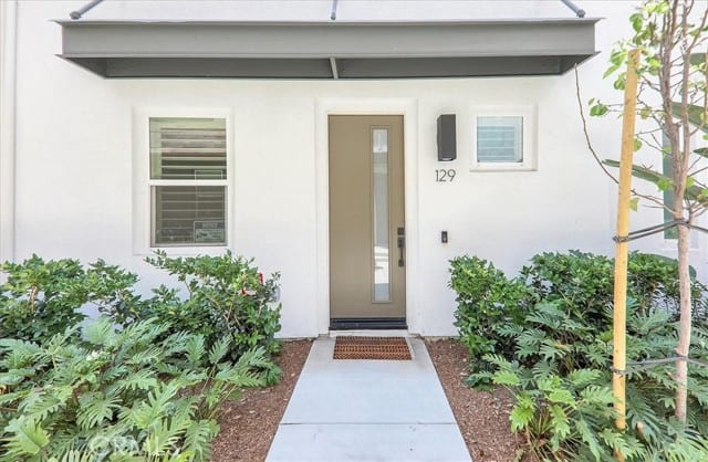 987 East Mason Lane