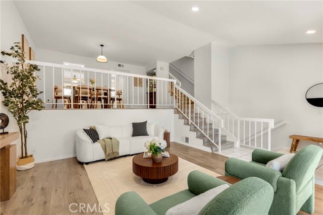 6021 Lindley Avenue, 12, Tarzana, CA 91356