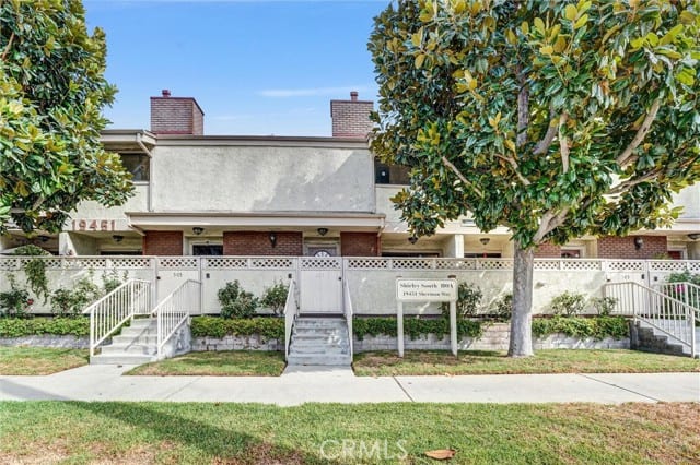 19451 Sherman Way, 504, Reseda, CA 91335