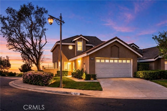 6201 East Onyx