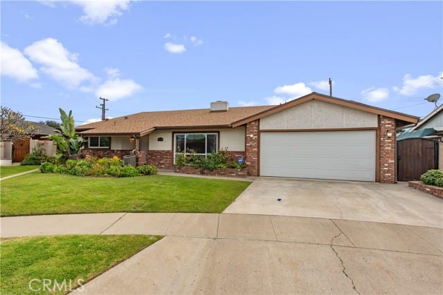 2110 East North Redwood