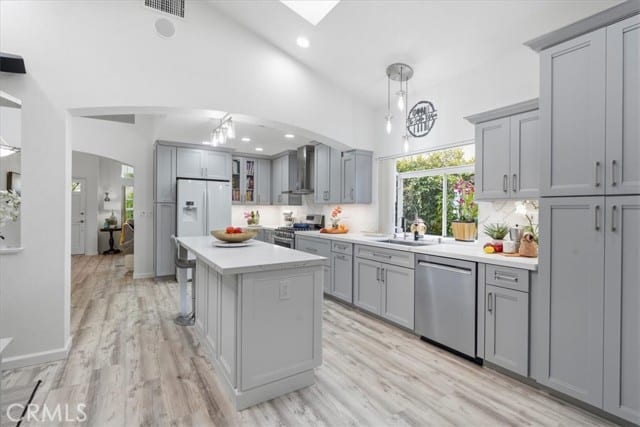 23515 Meriden, Valencia, CA 91354
