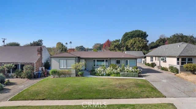 1745 Grand Oaks Avenue