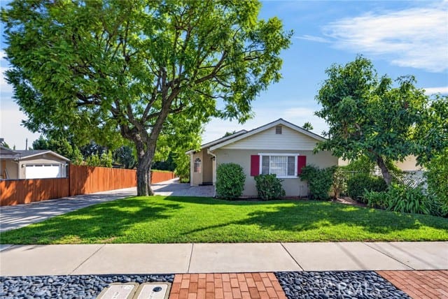 300 West Laurel Avenue, Sierra Madre, CA 91024
