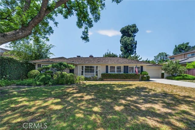17 Cabrillo Road