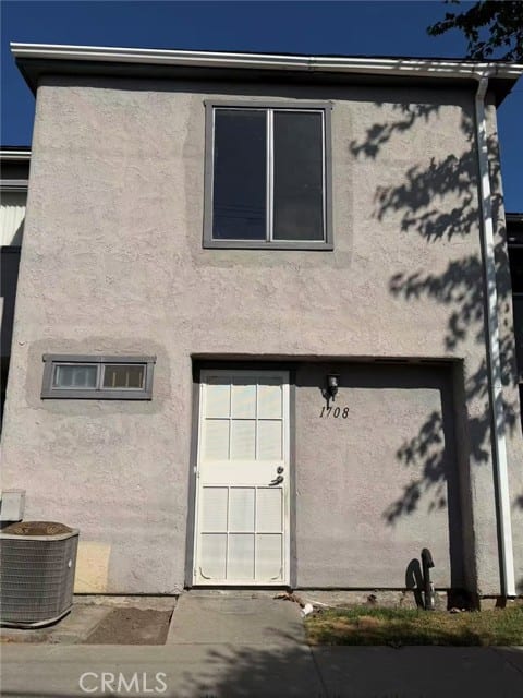 1708 Puente Avenue