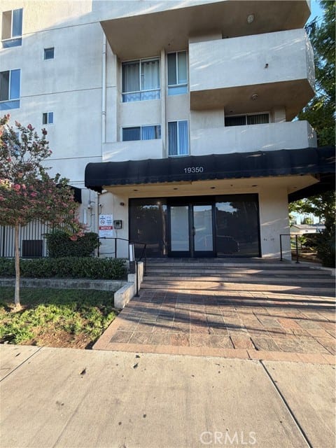 19350 Sherman way, 138, Reseda, CA 91335