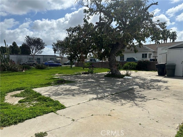 612 West Santa Ana