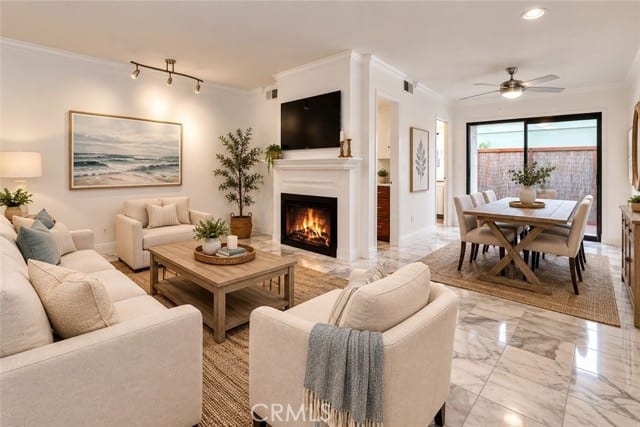 229 West Wilson Street, 10, Costa Mesa, CA 92627