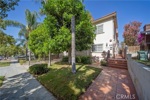 715 East Angeleno