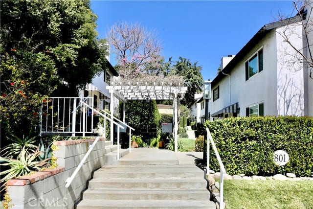 801 East Mendocino