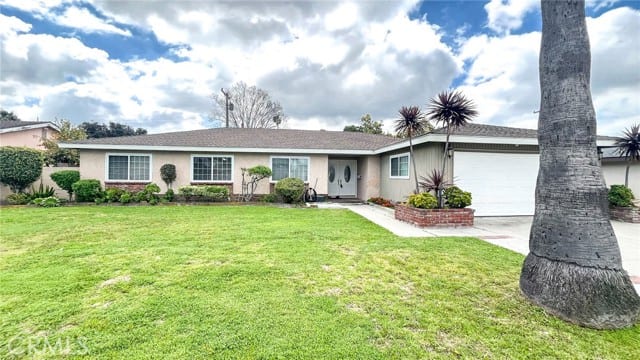 1924 West Chateau Avenue
