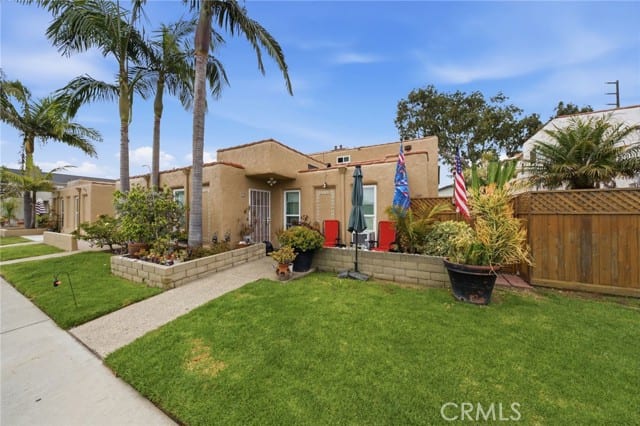 206 Portland Avenue, Huntington Beach, CA 92648