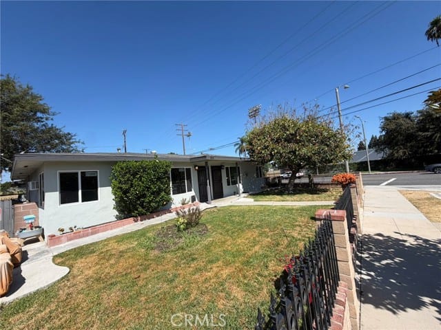 939 North Clementine
