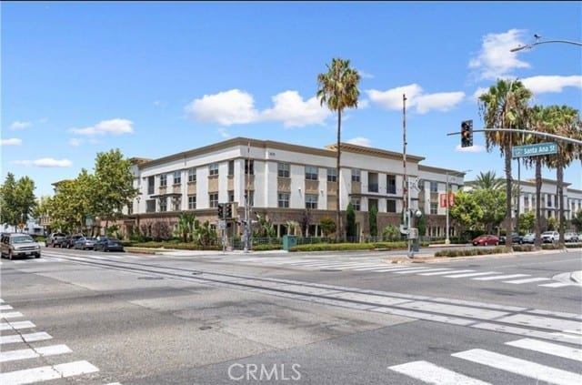 425 South Anaheim Boulevard