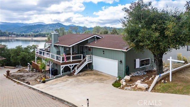 8744 Bluff Court