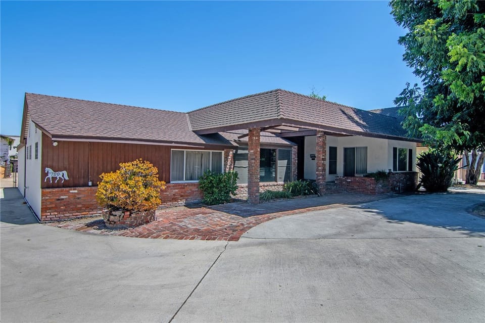 700 South Mariposa Street, Burbank, CA 91506