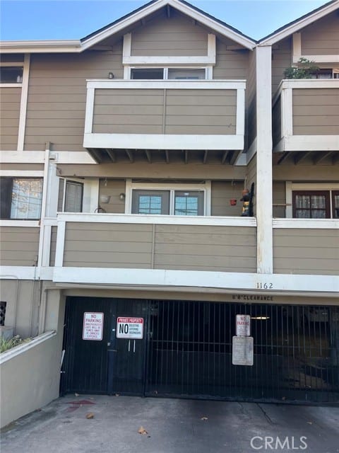 1162 Sycamore