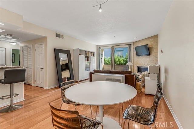 16940 Chatsworth Street, 211, Granada Hills, CA 91344