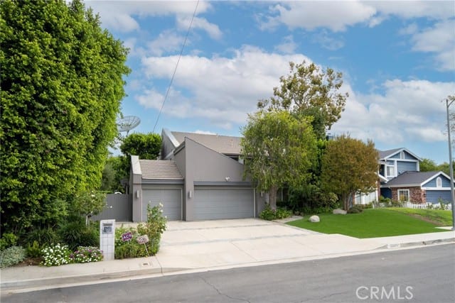 13109 Addison, Sherman Oaks, CA 91423