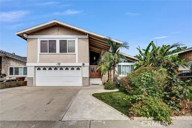 1661 South Melissa