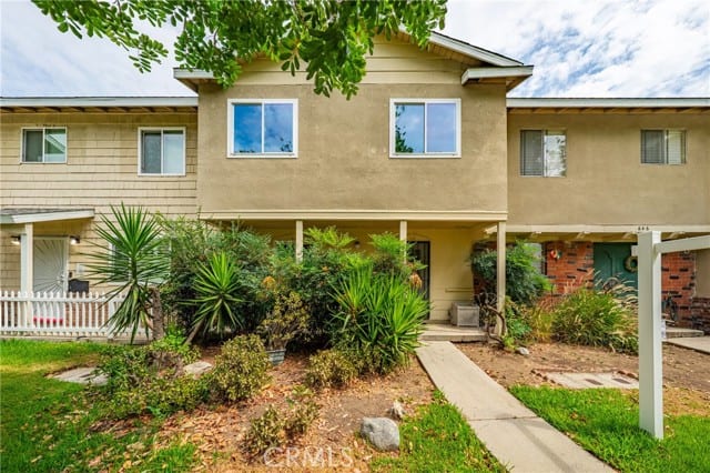 644 East Lee Place