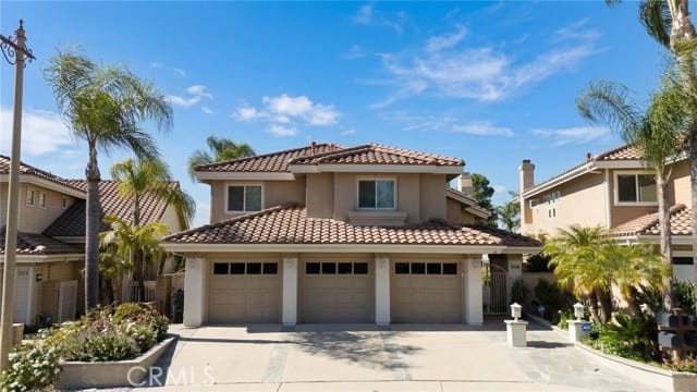 518 South Laureltree