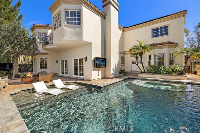 22051 Oak Grove