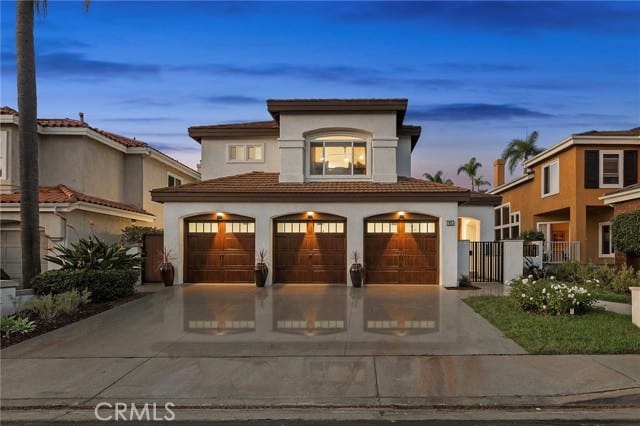 15 Glastonbury Pl