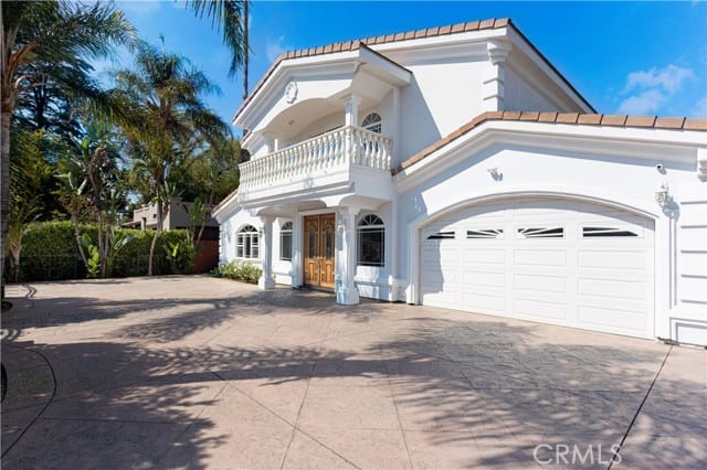 5449 Woodman Avenue, Sherman Oaks, CA 91401