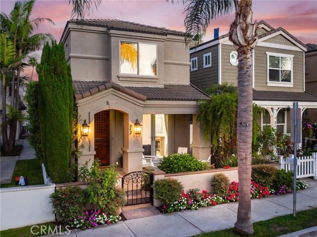 212 5th Street, Seal Beach, CA 90740