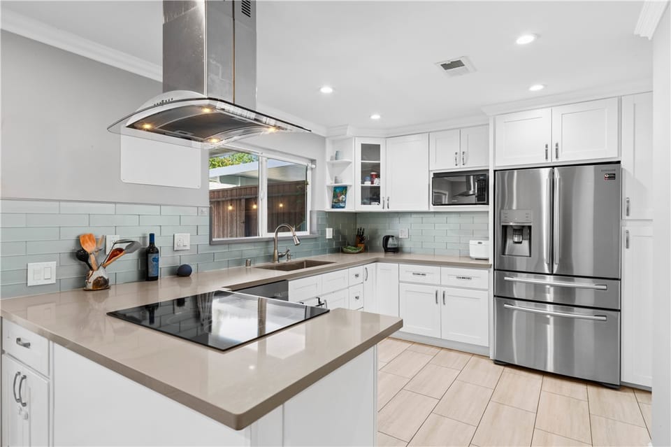 3165 College, Costa Mesa, CA 92626