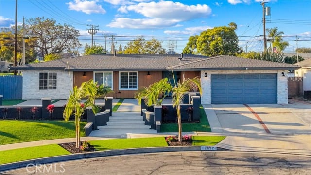 2807 East Alden