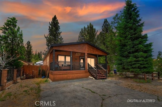 1106 West Country Club