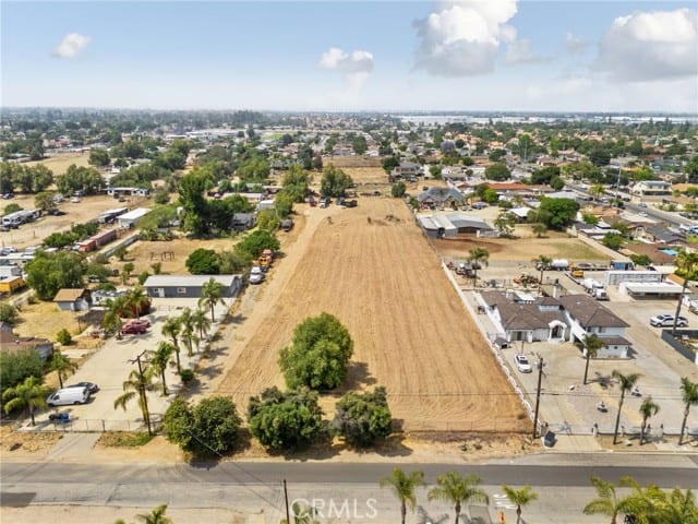 18438 Hawthorne