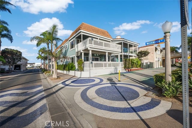 700 East Oceanfront, Newport Beach, CA 92661