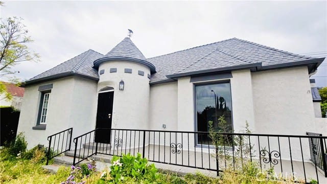 2187 East Villa