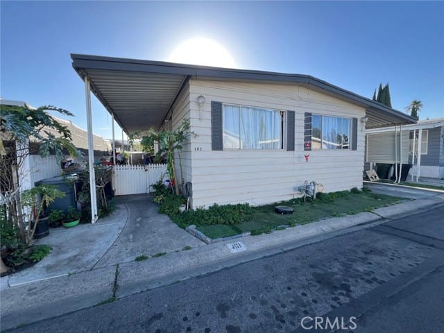 320 North Park Vista Street