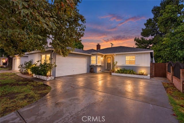 19148 Hart, Reseda, CA 91335