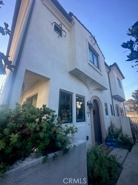 1058 Sunset Boulevard